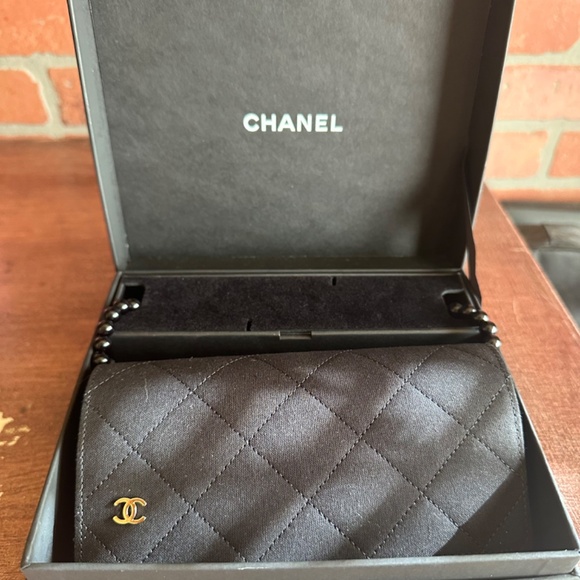 Chanel Sunglass w/ Chain - Picture 3 of 3